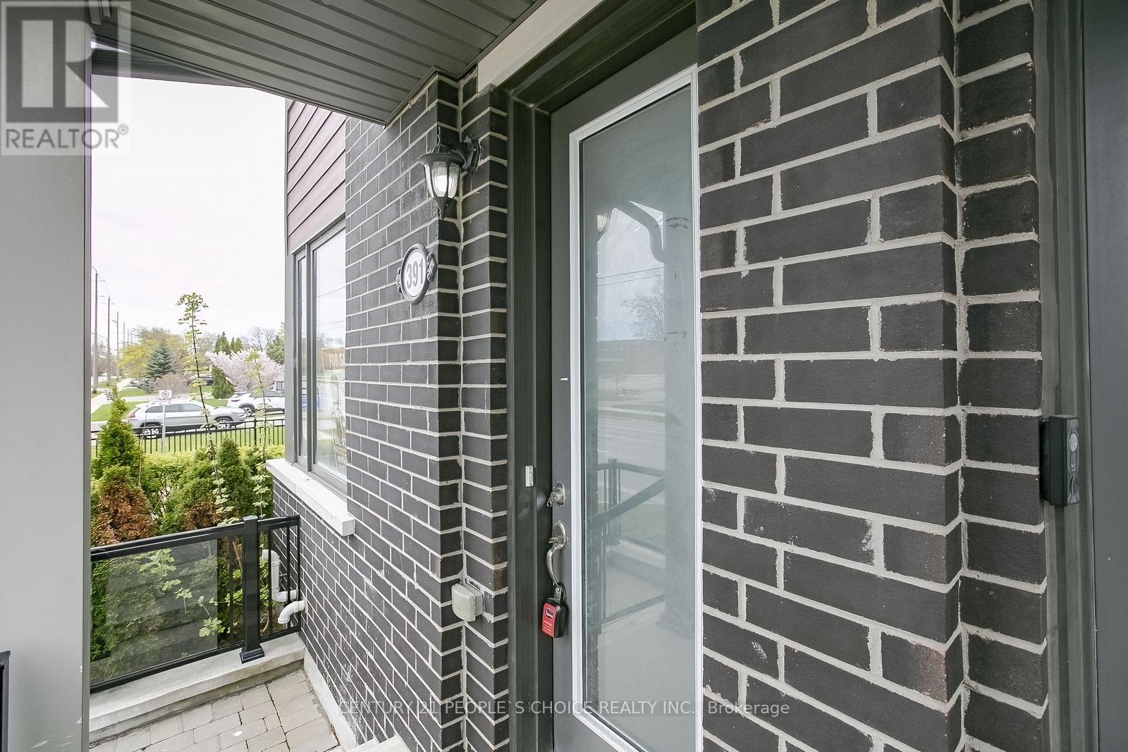 391 The Westway Road, Toronto, Ontario  M9R 1H3 - Photo 5 - W12127385