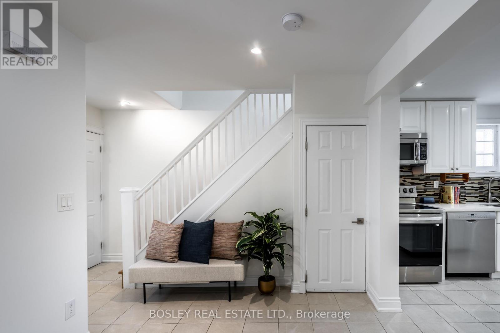 104 Aileen Avenue, Toronto, Ontario  M6M 1E9 - Photo 11 - W12127405