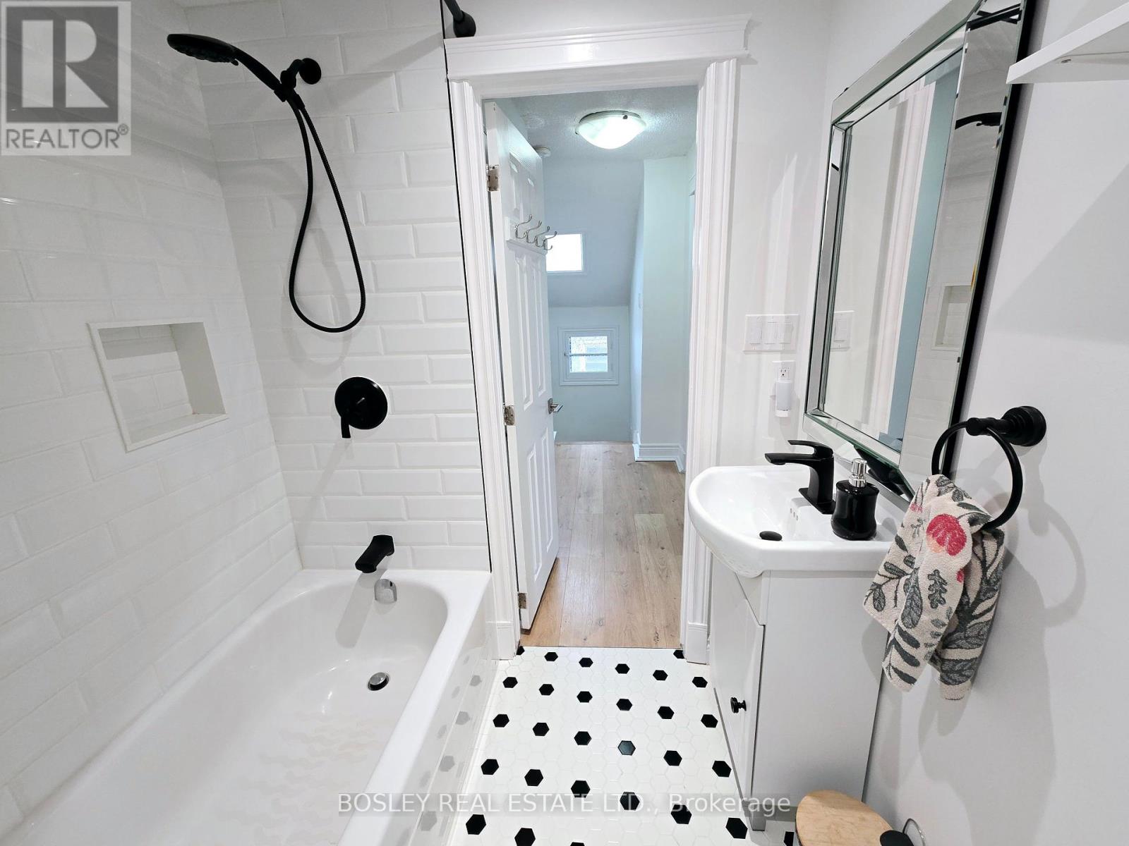 104 Aileen Avenue, Toronto, Ontario  M6M 1E9 - Photo 18 - W12127405