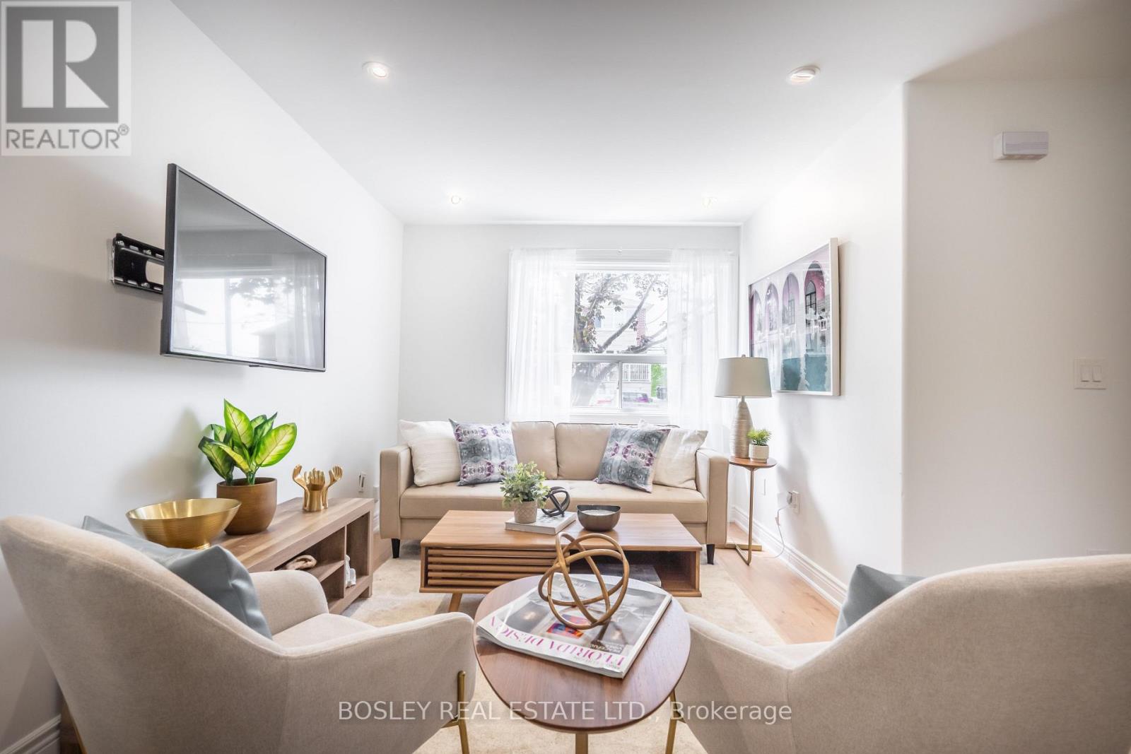 104 Aileen Avenue, Toronto, Ontario  M6M 1E9 - Photo 2 - W12127405