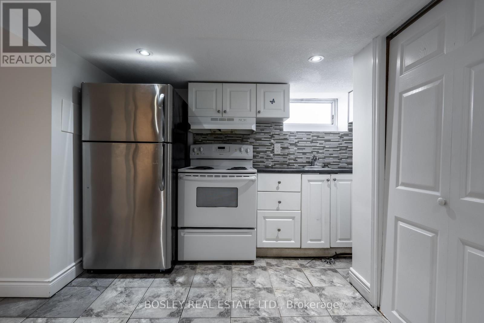 104 Aileen Avenue, Toronto, Ontario  M6M 1E9 - Photo 28 - W12127405
