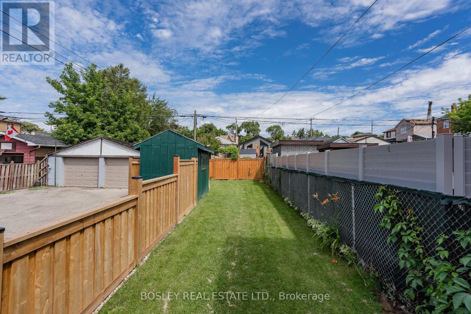 104 Aileen Avenue, Toronto, Ontario  M6M 1E9 - Photo 33 - W12127405