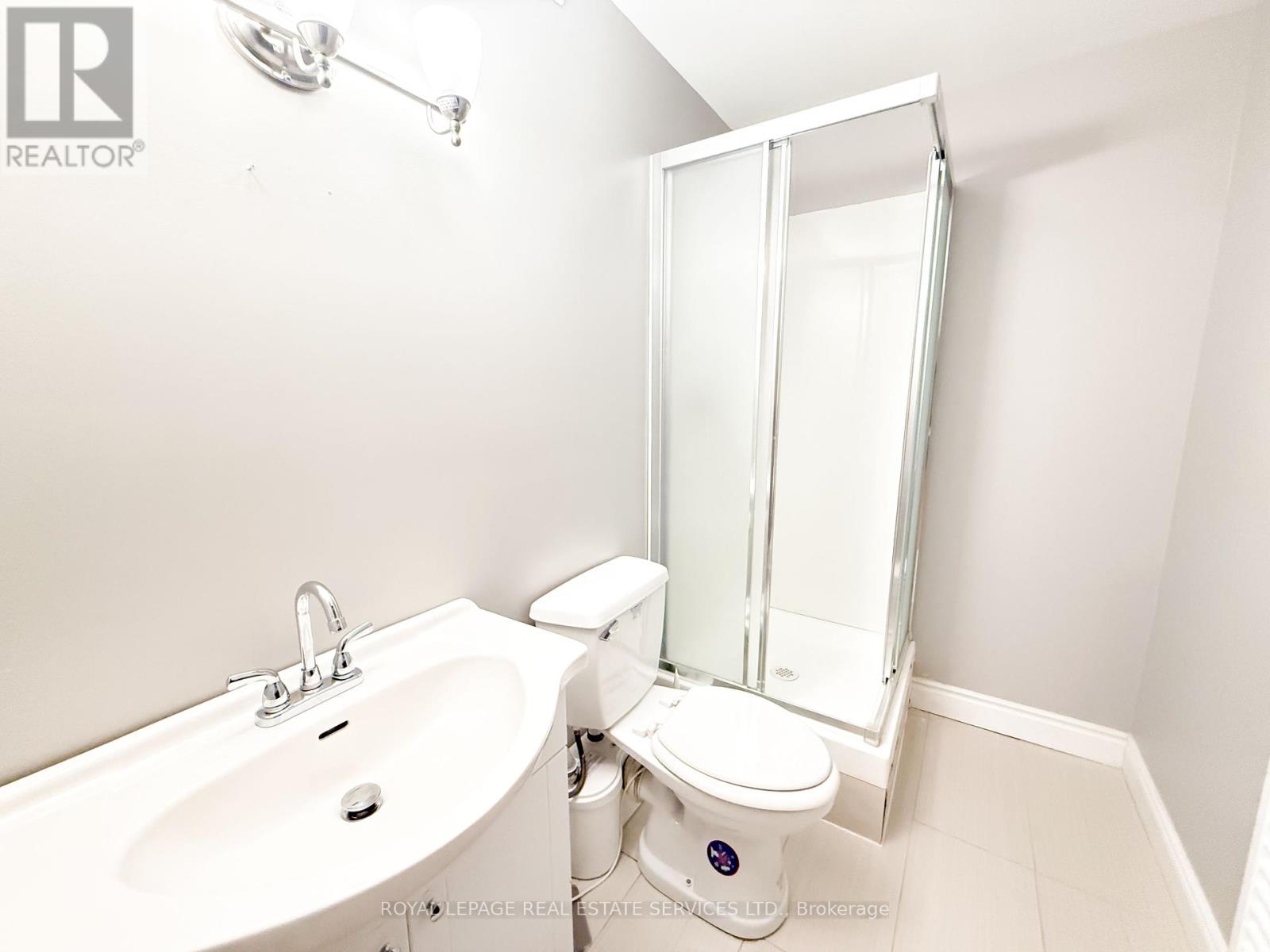 Lower - 3352 Dundas Street W, Toronto, Ontario  M6P 2A4 - Photo 6 - W12127503