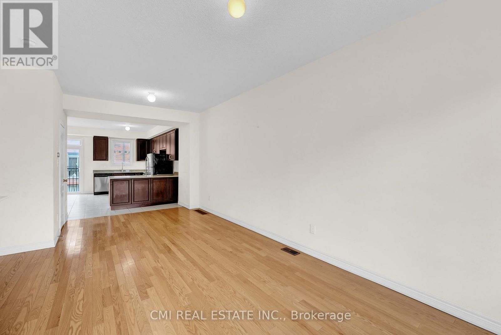 39 Sea Drifter Crescent, Brampton, Ontario  L6P 2S1 - Photo 10 - W12127512
