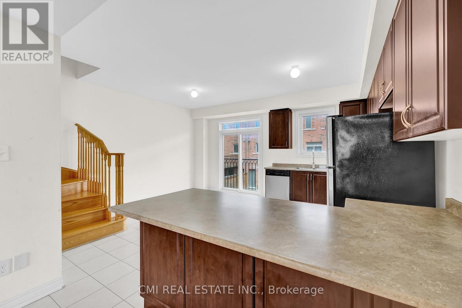 39 Sea Drifter Crescent, Brampton, Ontario  L6P 2S1 - Photo 11 - W12127512