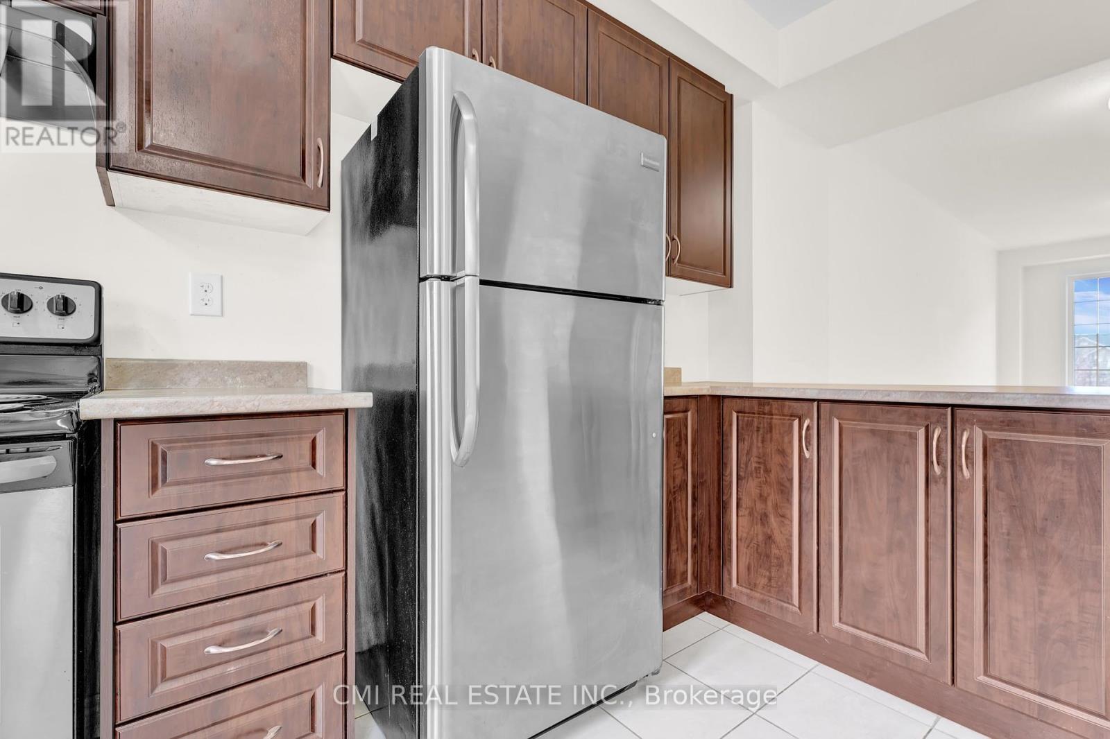 39 Sea Drifter Crescent, Brampton, Ontario  L6P 2S1 - Photo 14 - W12127512