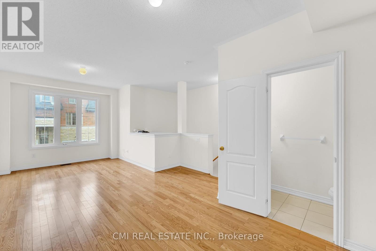 39 Sea Drifter Crescent, Brampton, Ontario  L6P 2S1 - Photo 6 - W12127512