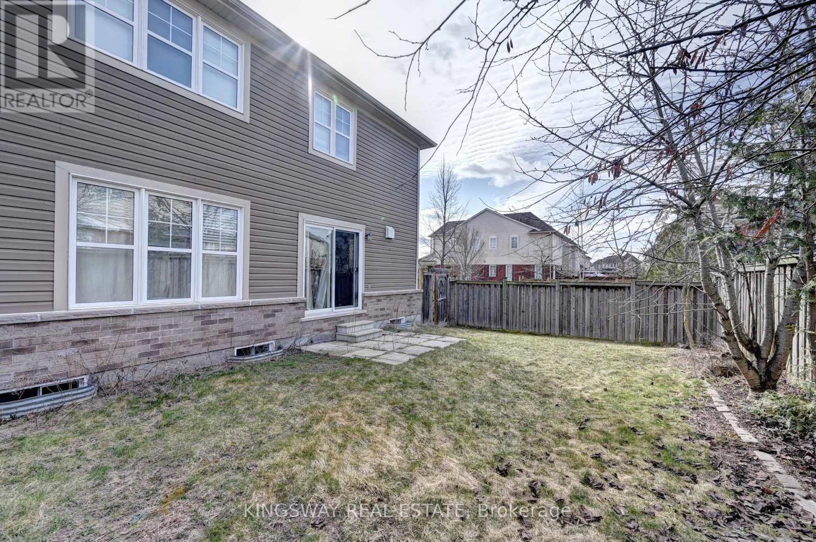 4 Dalton Drive, Cambridge, Ontario  N3C 0B7 - Photo 40 - X12079604