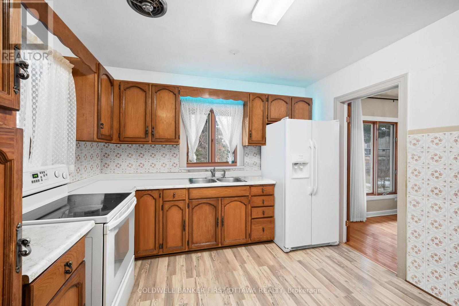 878 Ivanhoe Avenue, Ottawa, Ontario  K2B 5S5 - Photo 13 - X12047290