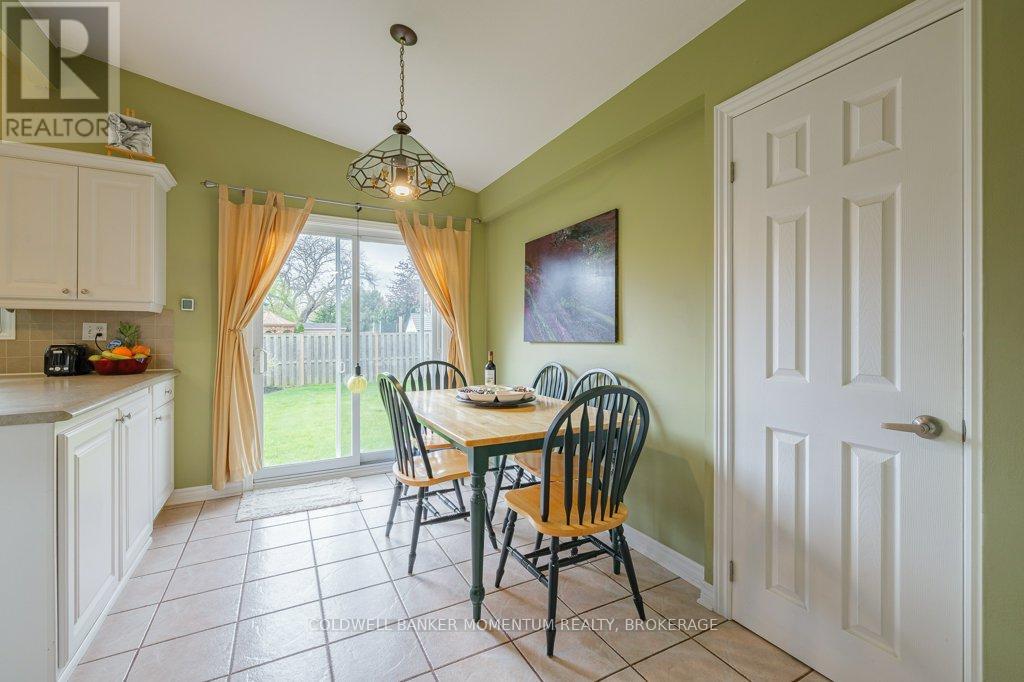 40 Black Knight Road, St. Catharines (Lakeport), Ontario  L2N 3C2 - Photo 10 - X12123118