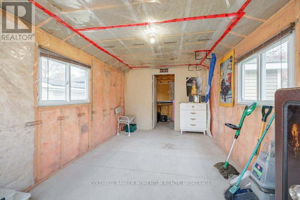 40 Black Knight Road, St. Catharines, Ontario  L2N 3C2 - Photo 34 - X12123118
