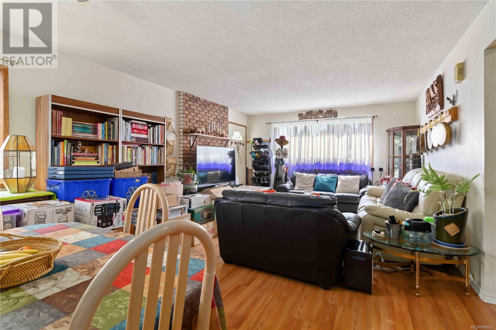 Property at 622 Ralph St N image 4