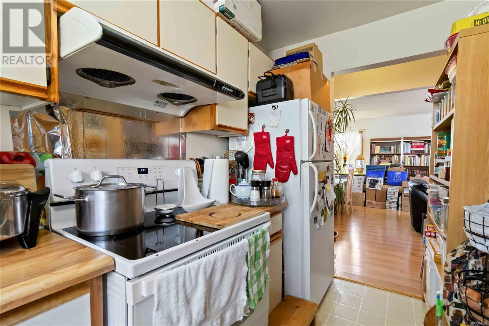 Property at 622 Ralph St N image 5