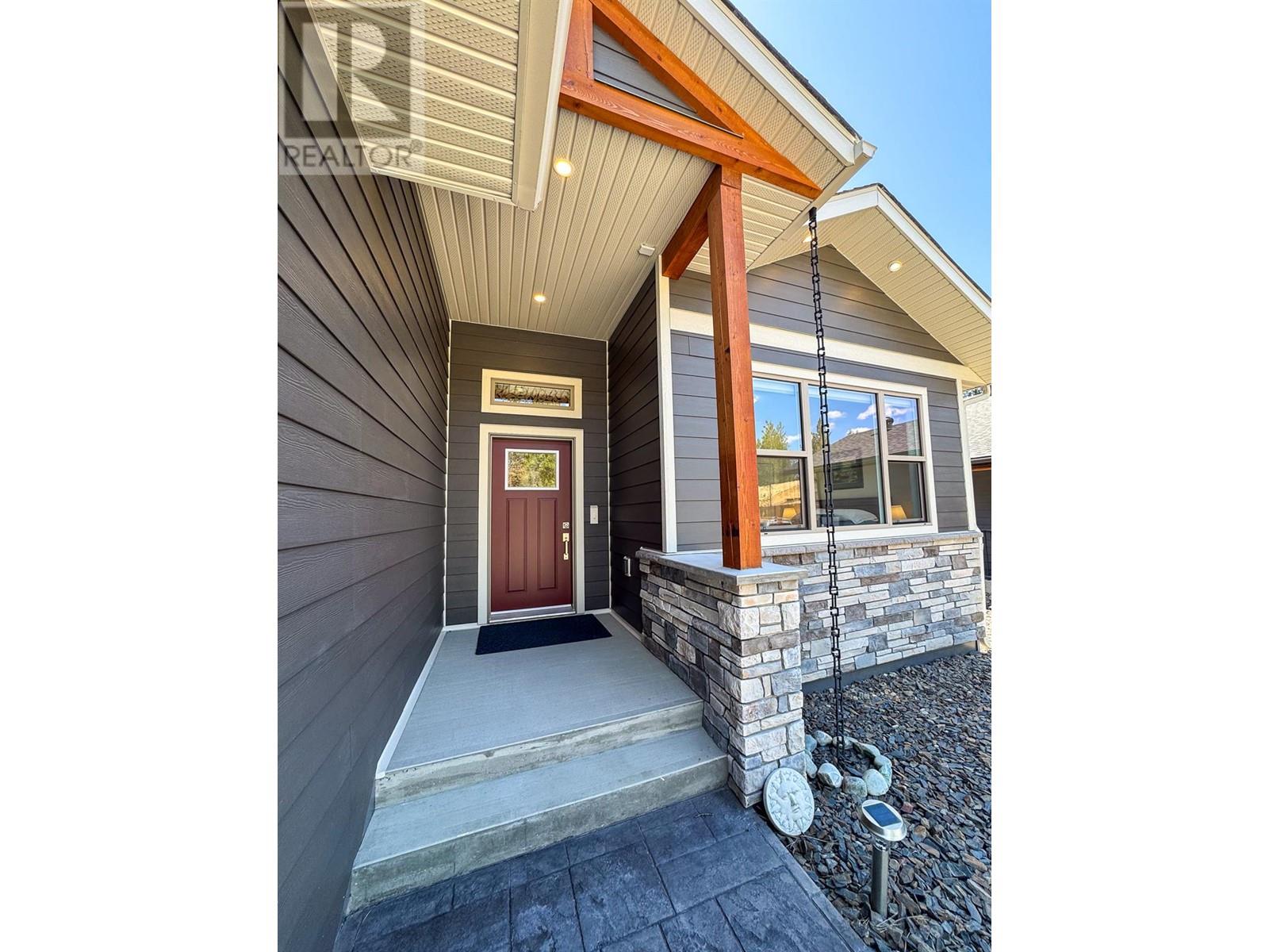 245 Shadow Mountain Boulevard, Cranbrook, British Columbia  V1C 0C6 - Photo 4 - 10346520