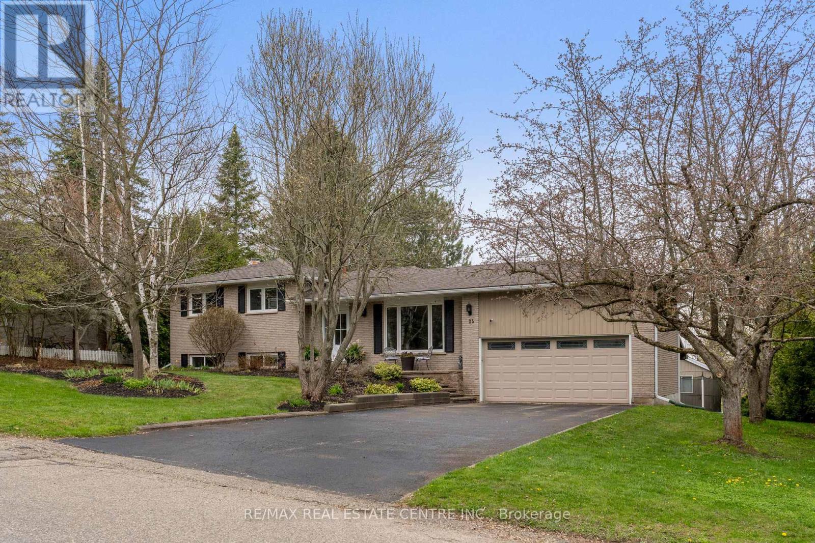 Property at 25 ERIN HEIGHTS DRIVE image 3