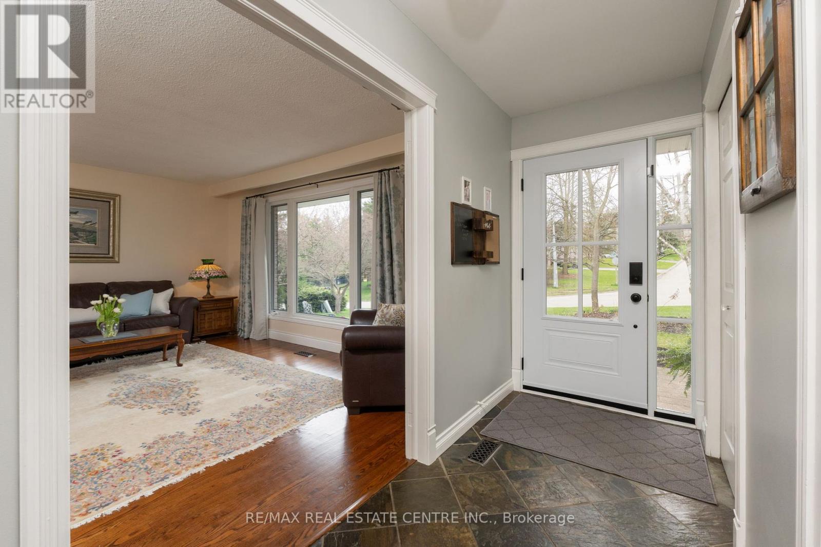25 Erin Heights Drive, Erin, Ontario  N0B 1T0 - Photo 8 - X12127198