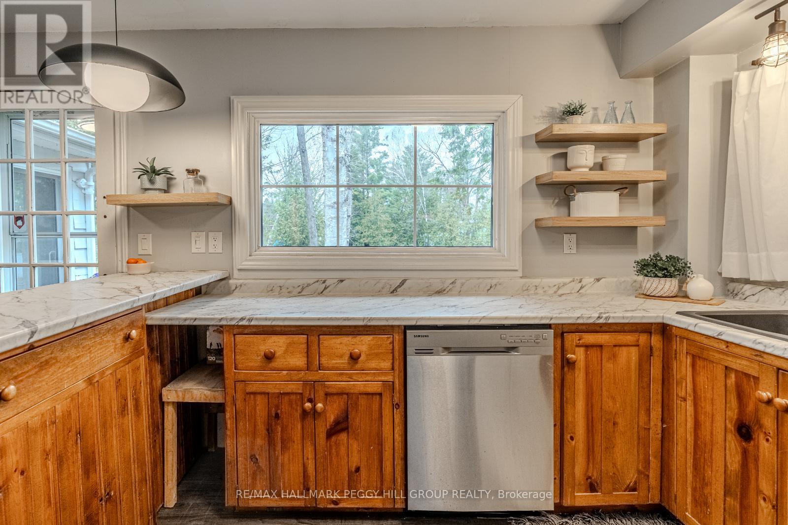 15 Duncan Drive, Kawartha Lakes, Ontario  K0M 1B0 - Photo 8 - X12127399