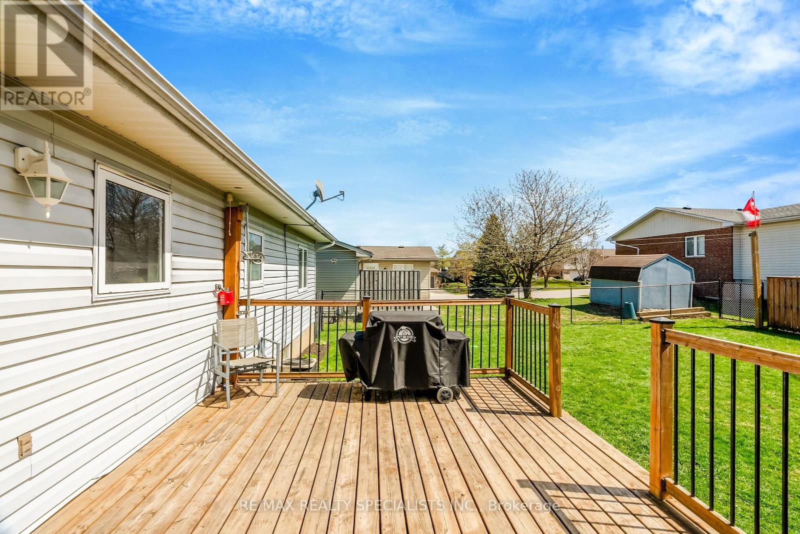174 Charles Street, North Huron, Ontario  N0G 2W0 - Photo 32 - X12127426
