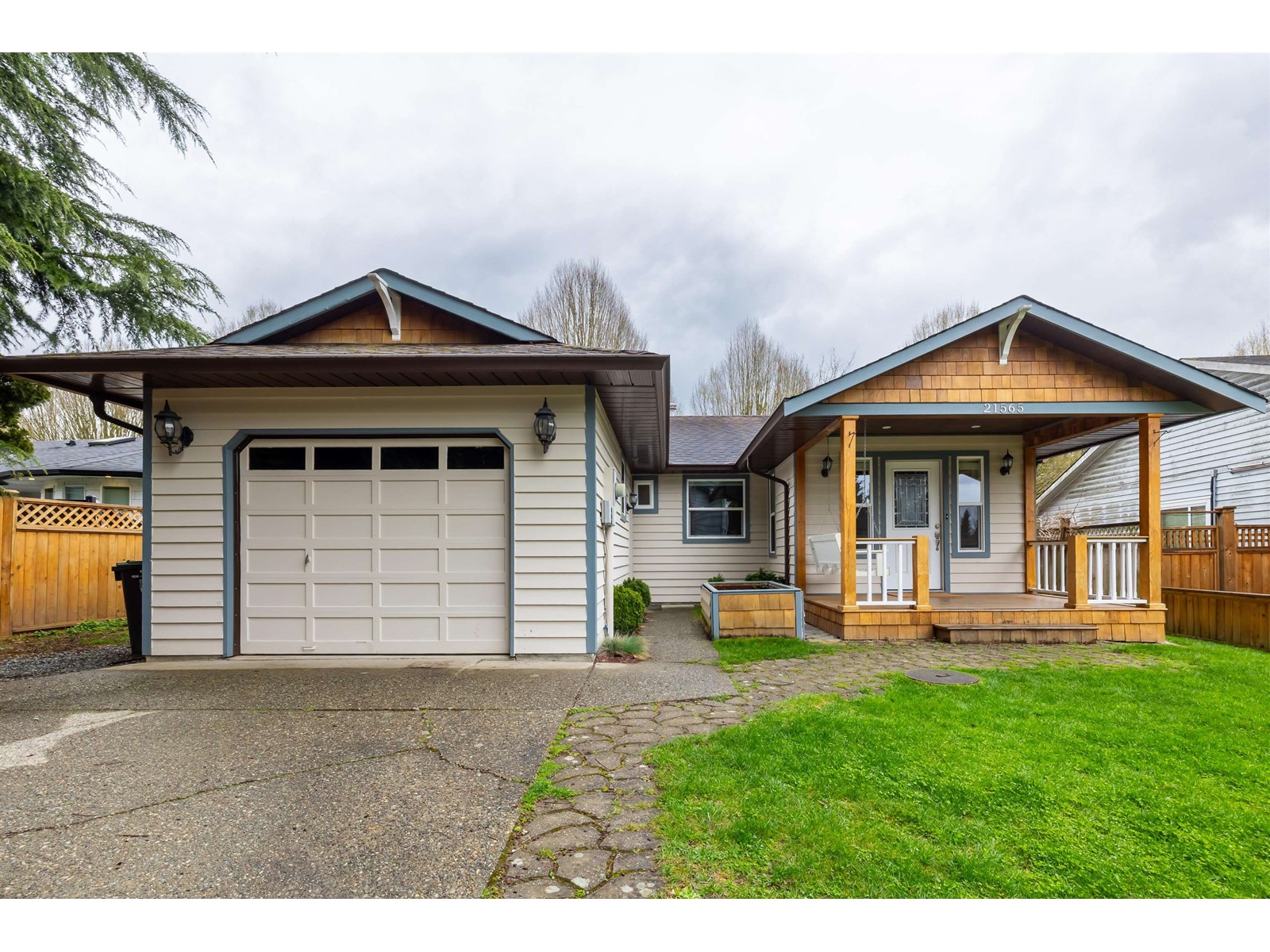 Property at 21565 94A AVENUE image 1