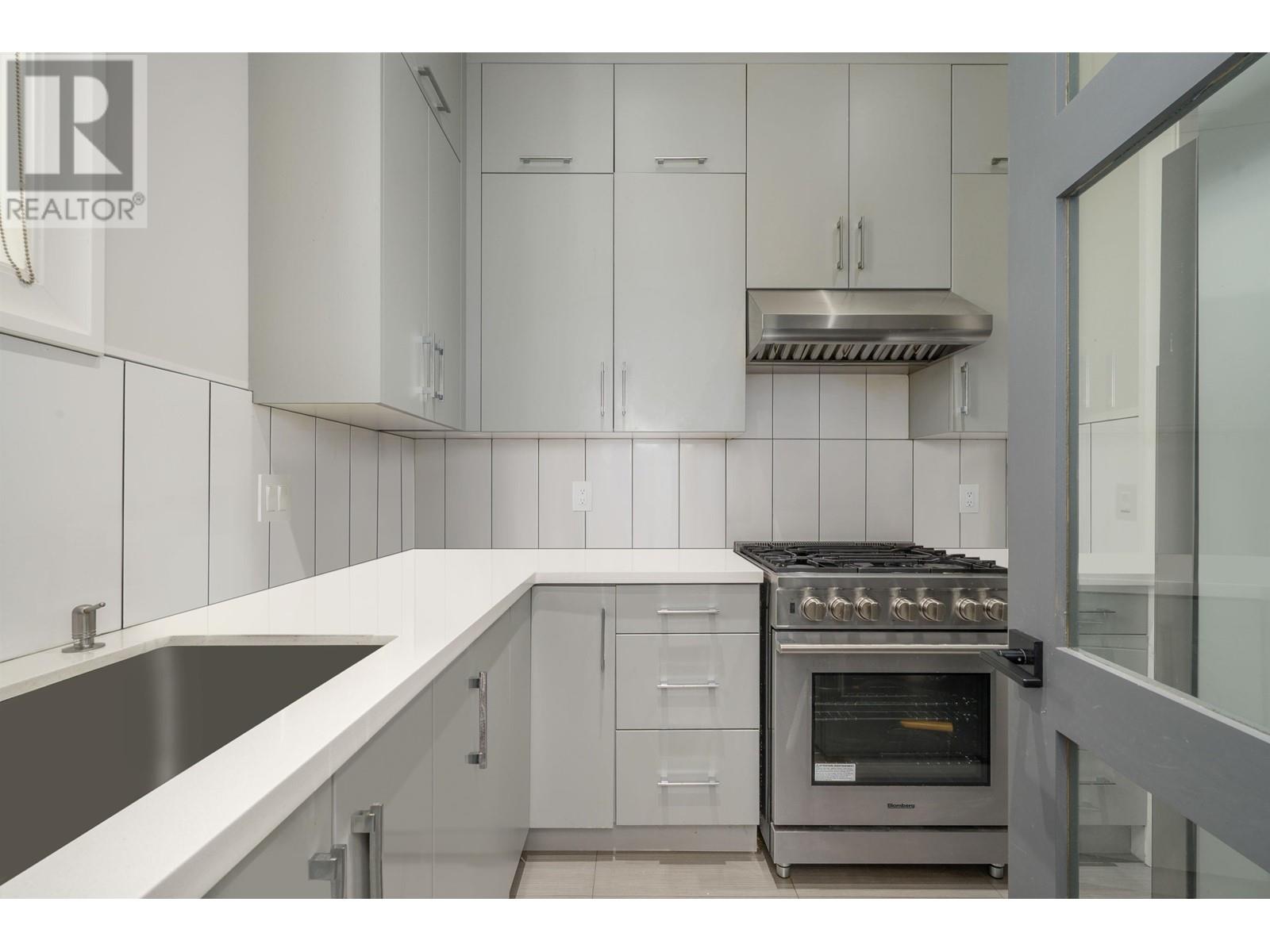 Property at 656 LINTON STREET image 5