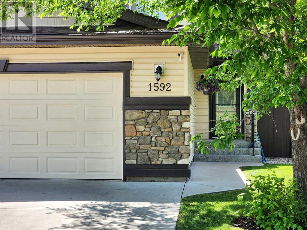Property at 1592 Coalbanks Boulevard W image 2