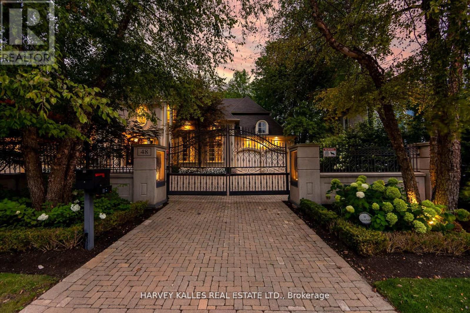 48 Wimpole Drive, Toronto, Ontario  M2L 2L3 - Photo 2 - C12127588