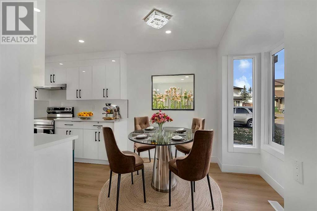 Property at 256 Abinger Crescent NE image 2