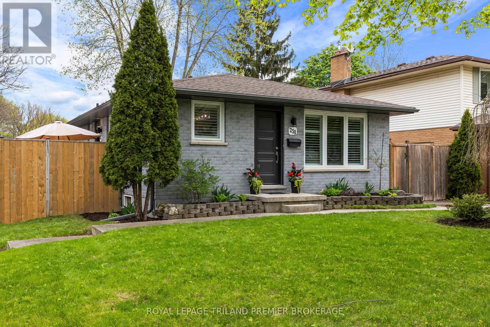 251 HIGHVIEW CRESCENT, London South, Ontario