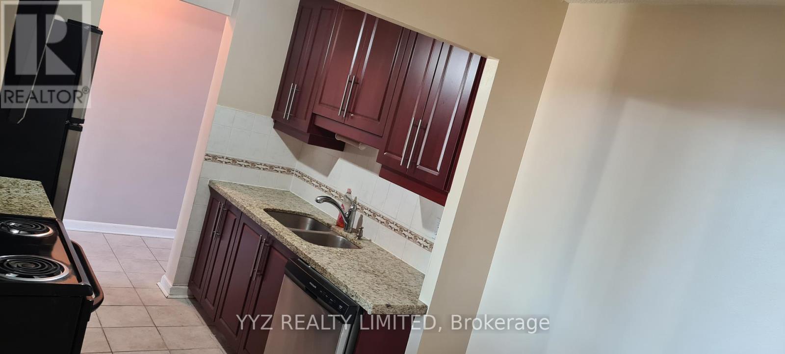 1105 - 2542 Argyle Road, Mississauga (Cooksville), Ontario  L5B 2H5 - Photo 7 - W12126588