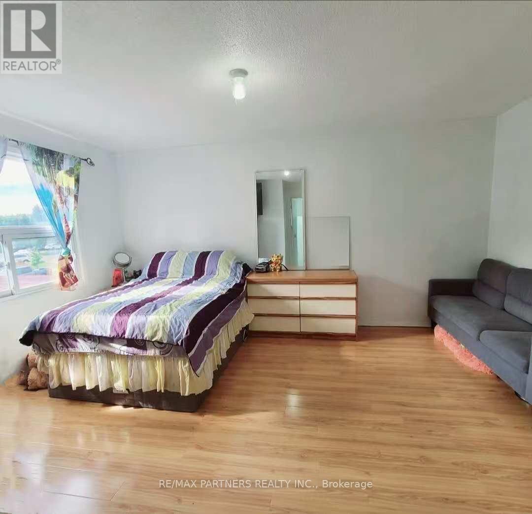 73 Treetops Court, Toronto, Ontario  M1V 2B9 - Photo 5 - E12127616