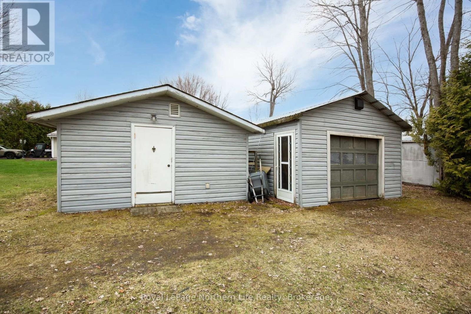 384 Margaret Drive, North Bay (Jocko Point / Beaucage), Ontario  P1B 8G5 - Photo 8 - X12127195