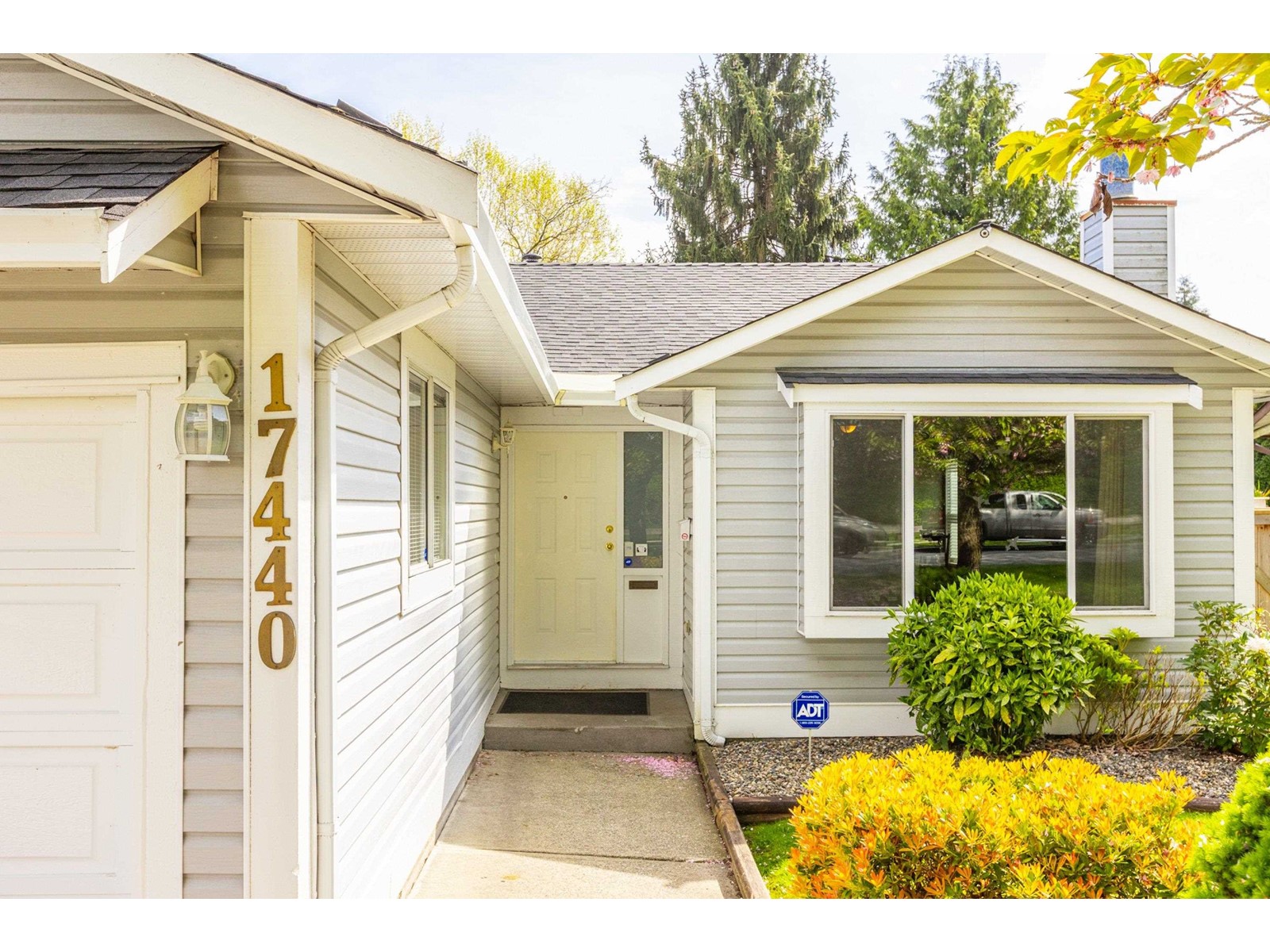 Property at 17440 61A AVENUE image 4