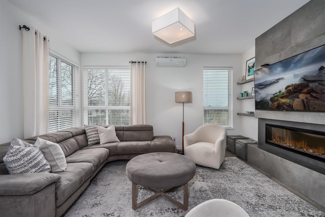 8 20087 68th Avenue, Langley, British Columbia  V2Y 0Y4 - Photo 4 - R2997343