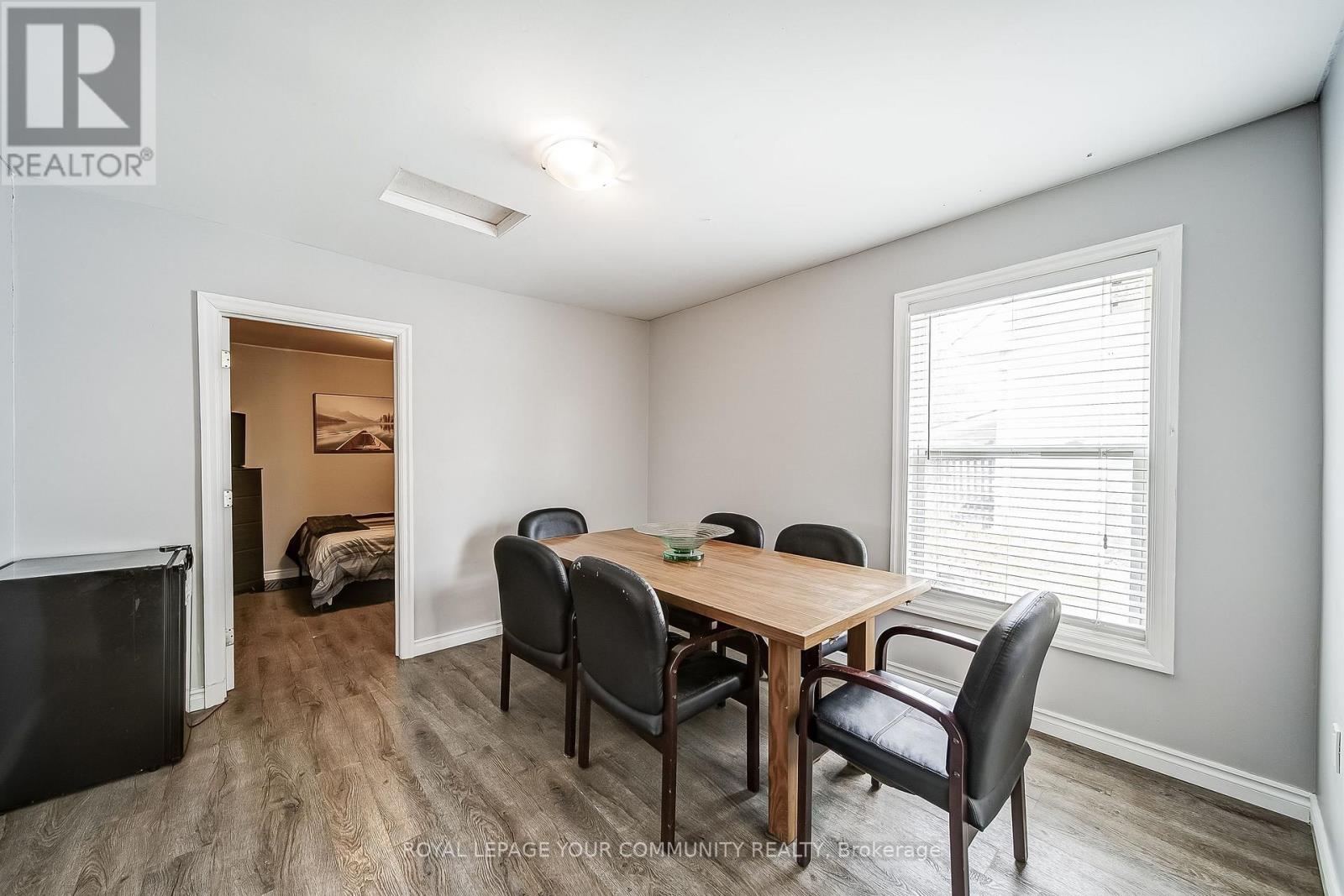 86 Temperance Street, Aurora, Ontario  L4G 2P8 - Photo 3 - N12127539