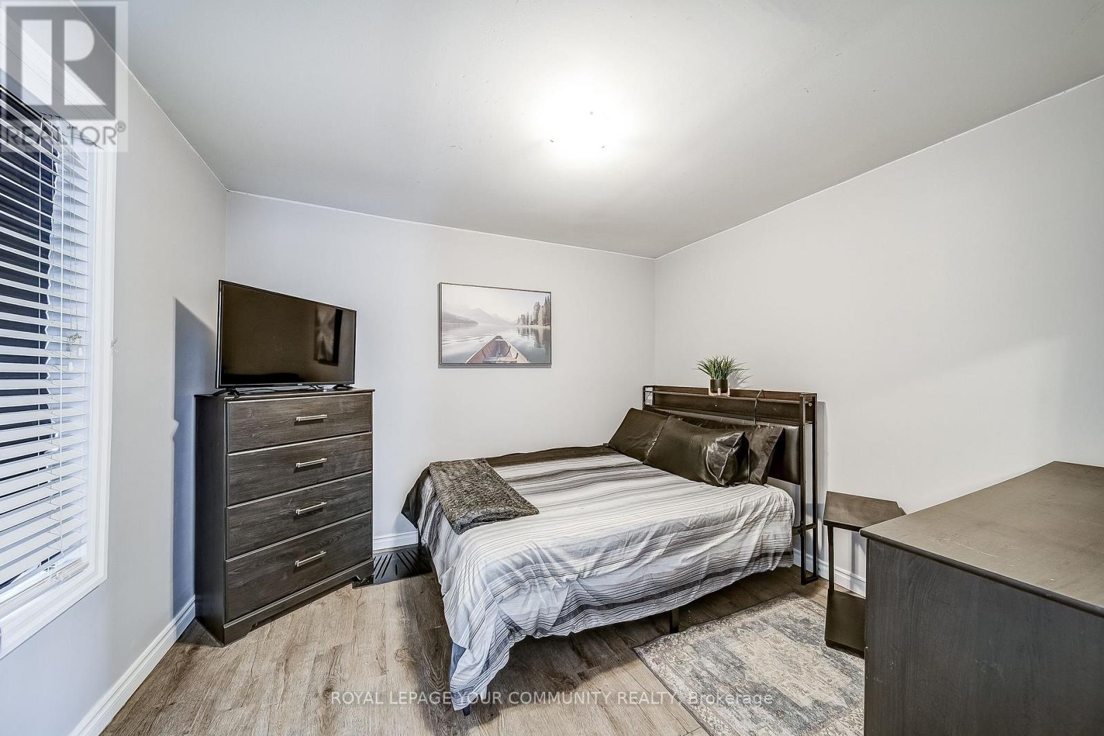 86 Temperance Street, Aurora, Ontario  L4G 2P8 - Photo 6 - N12127539