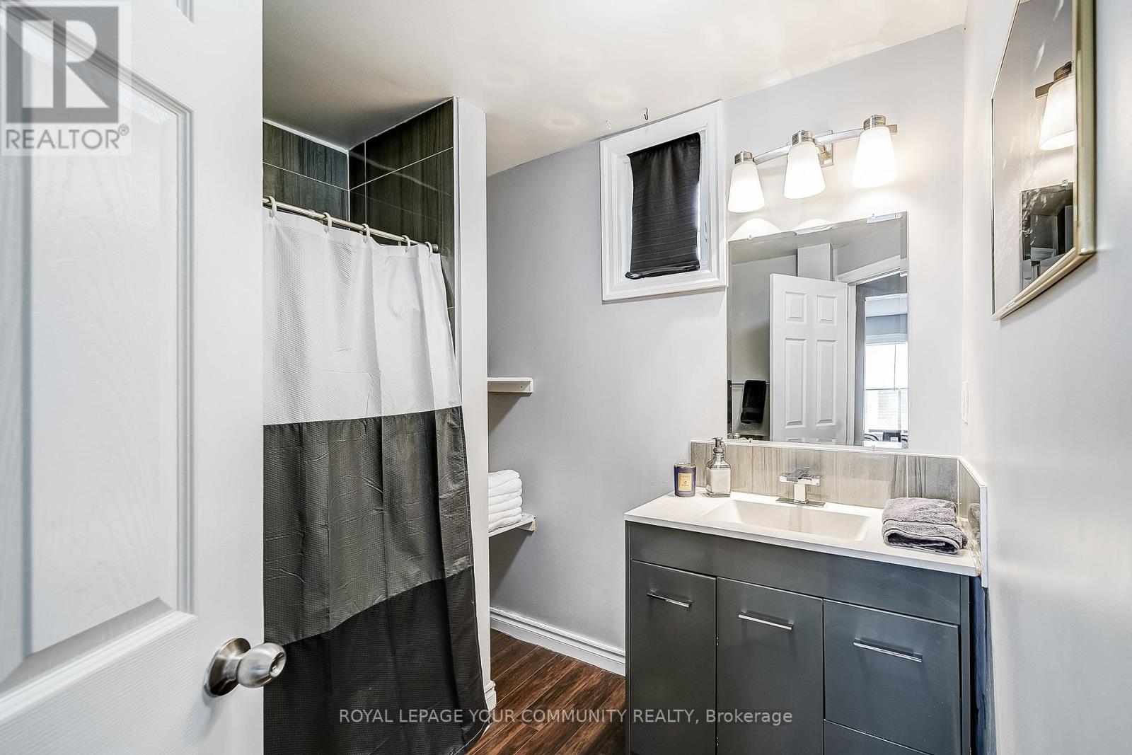 86 Temperance Street, Aurora, Ontario  L4G 2P8 - Photo 8 - N12127539