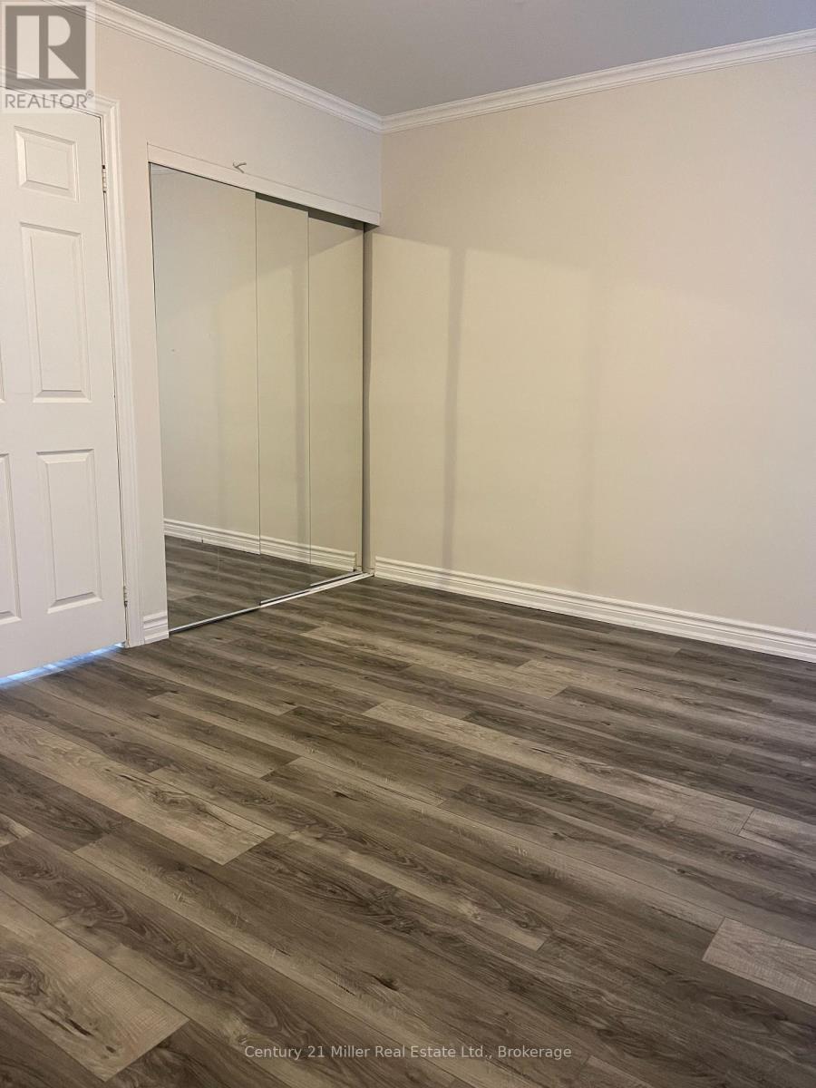 272a Lakeshore Road E, Mississauga, Ontario  L5H 1G6 - Photo 12 - W12127790