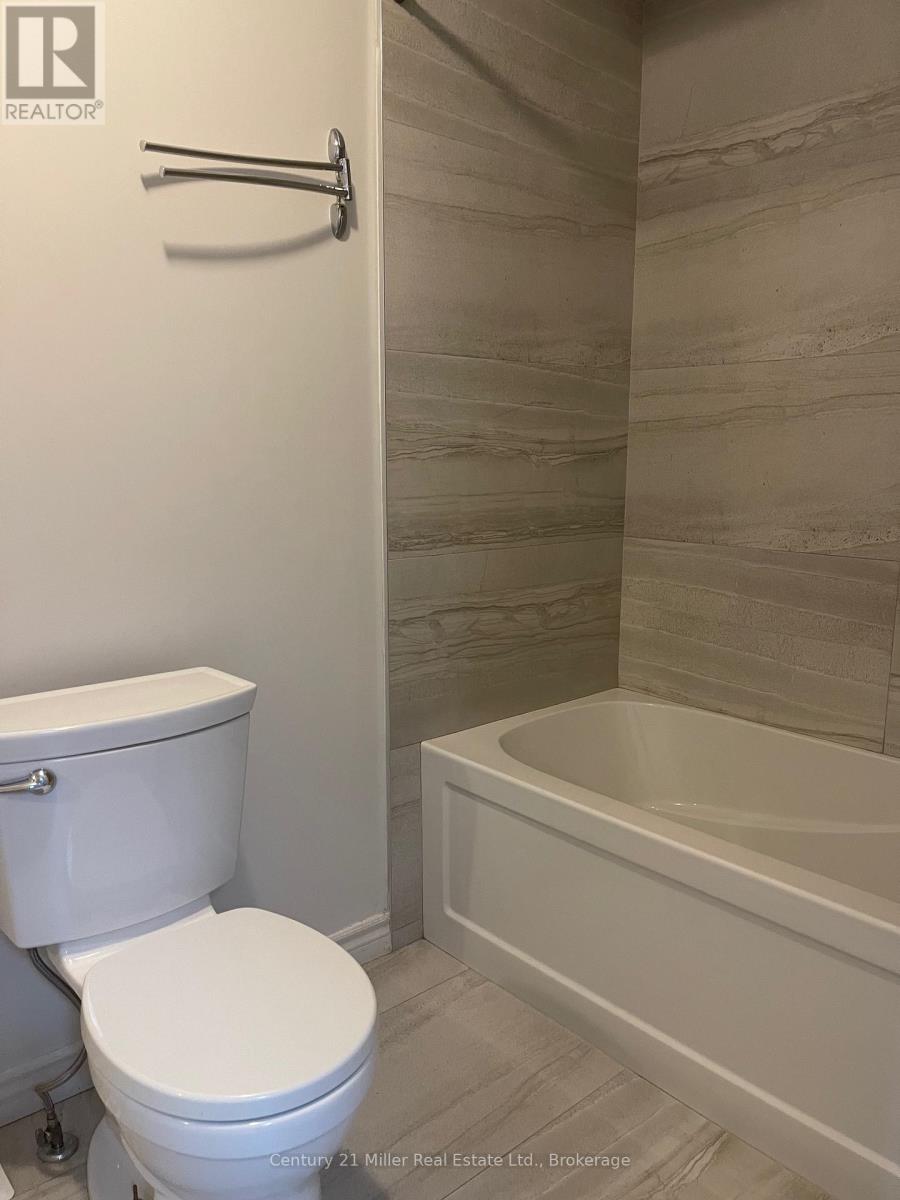 272a Lakeshore Road E, Mississauga, Ontario  L5H 1G6 - Photo 15 - W12127790