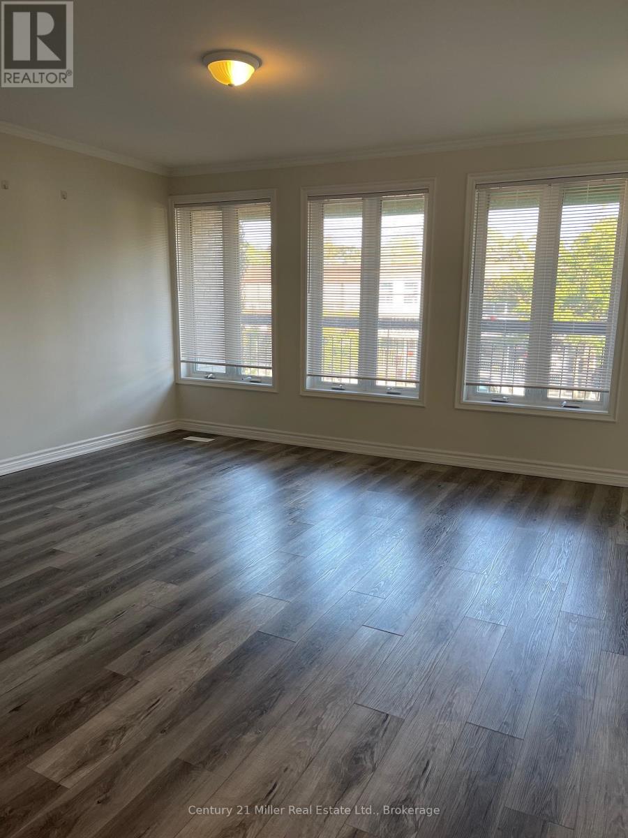 272a Lakeshore Road E, Mississauga, Ontario  L5H 1G6 - Photo 6 - W12127790