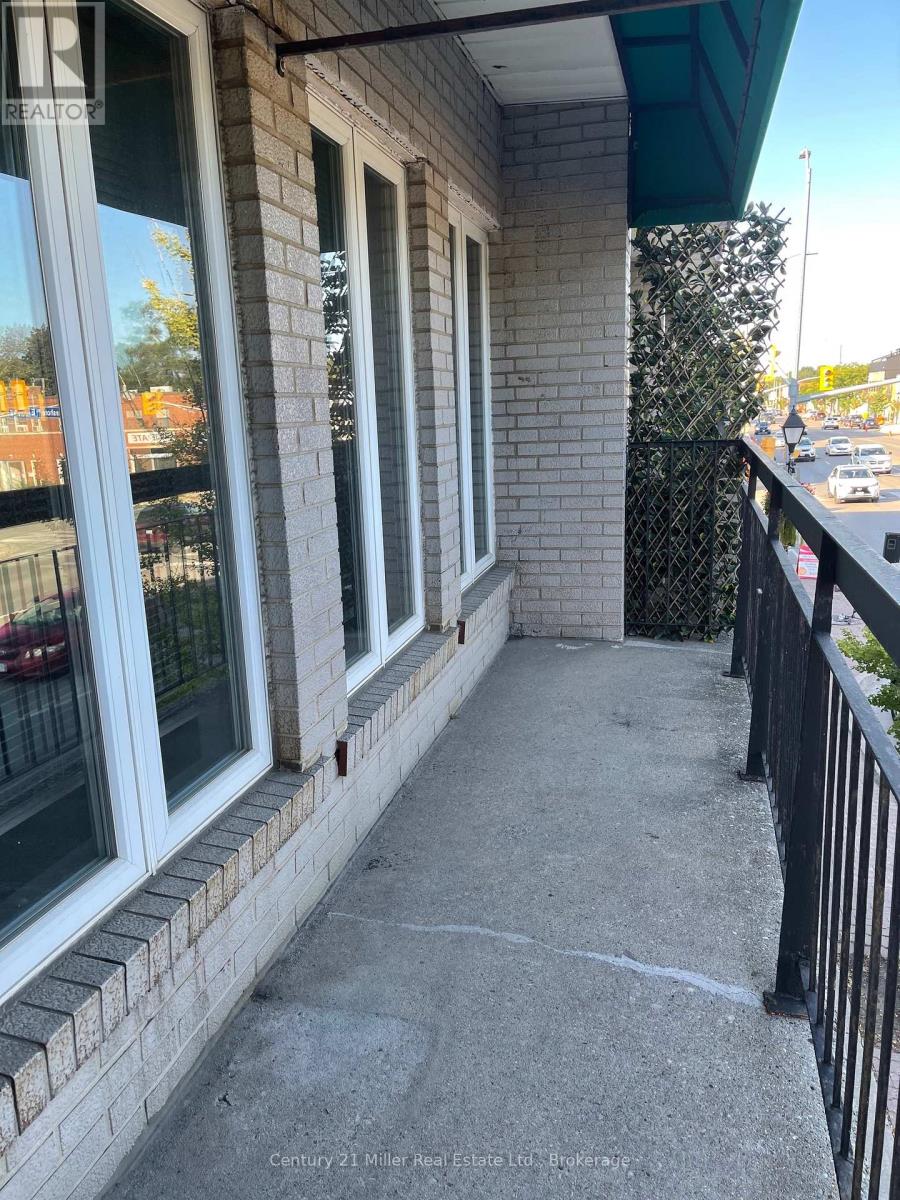 272a Lakeshore Road E, Mississauga, Ontario  L5H 1G6 - Photo 7 - W12127790
