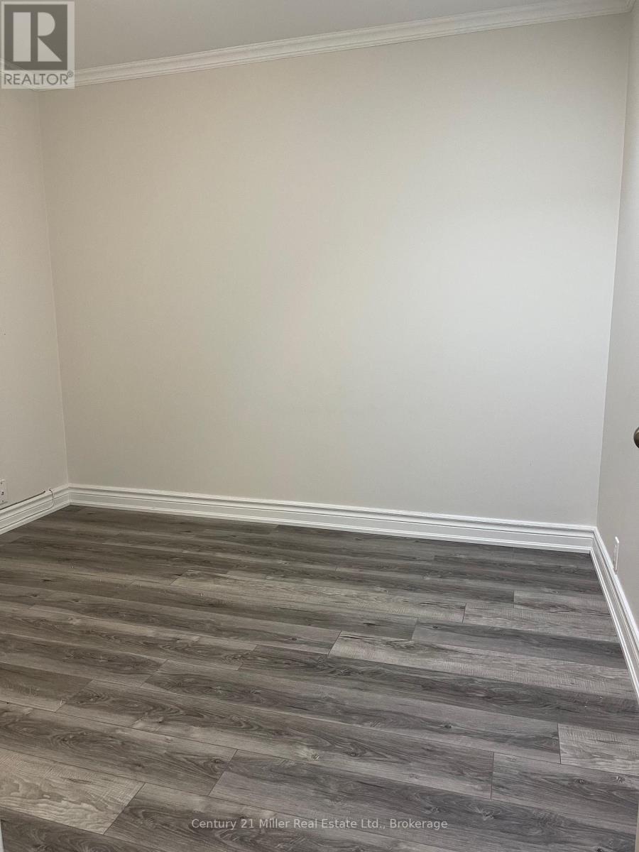 272a Lakeshore Road E, Mississauga, Ontario  L5H 1G6 - Photo 9 - W12127790