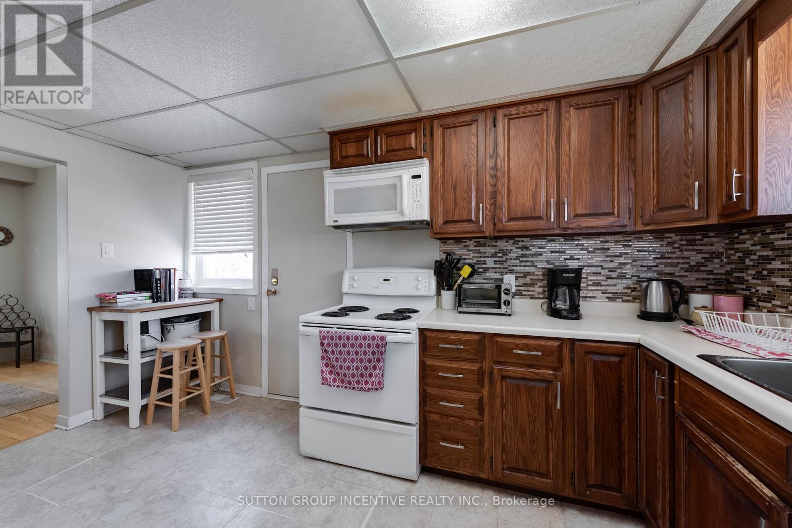 69 Ottaway Avenue, Barrie (Wellington), Ontario  L4M 2X1 - Photo 17 - S12127566