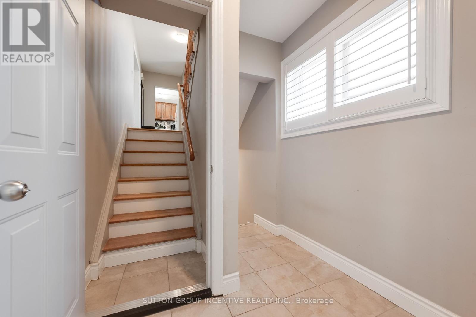 69 Ottaway Avenue, Barrie (Wellington), Ontario  L4M 2X1 - Photo 31 - S12127566