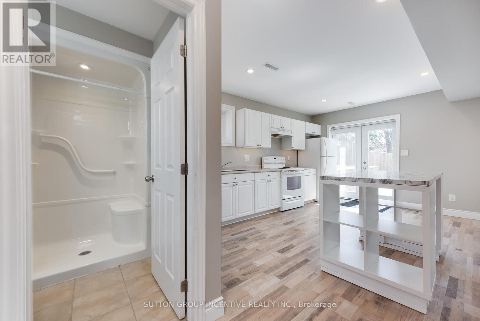 69 Ottaway Avenue, Barrie (Wellington), Ontario  L4M 2X1 - Photo 32 - S12127566