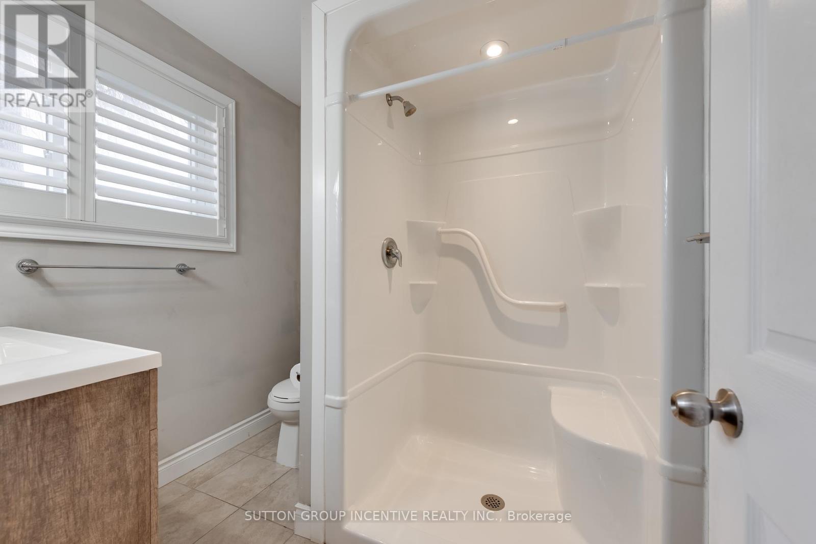 69 Ottaway Avenue, Barrie (Wellington), Ontario  L4M 2X1 - Photo 33 - S12127566
