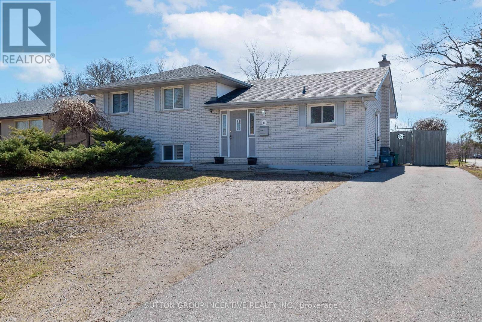 69 Ottaway Avenue, Barrie (Wellington), Ontario  L4M 2X1 - Photo 4 - S12127566