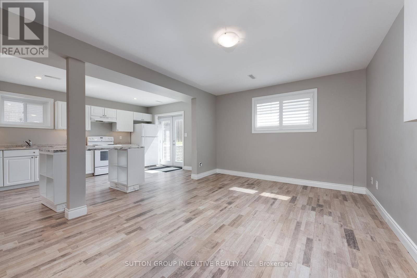 69 Ottaway Avenue, Barrie (Wellington), Ontario  L4M 2X1 - Photo 41 - S12127566