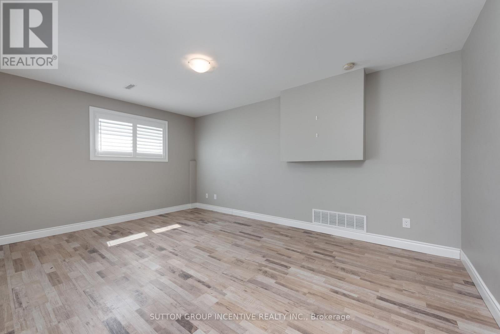 69 Ottaway Avenue, Barrie (Wellington), Ontario  L4M 2X1 - Photo 42 - S12127566