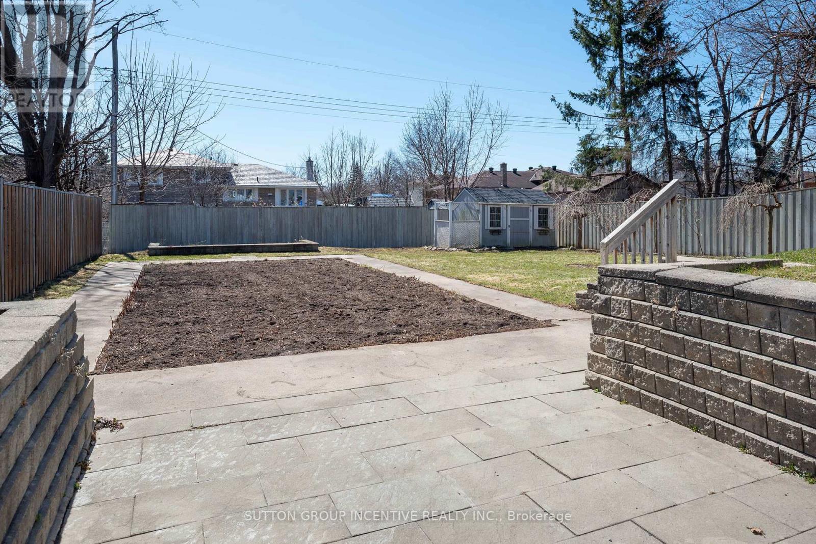 69 Ottaway Avenue, Barrie (Wellington), Ontario  L4M 2X1 - Photo 9 - S12127566