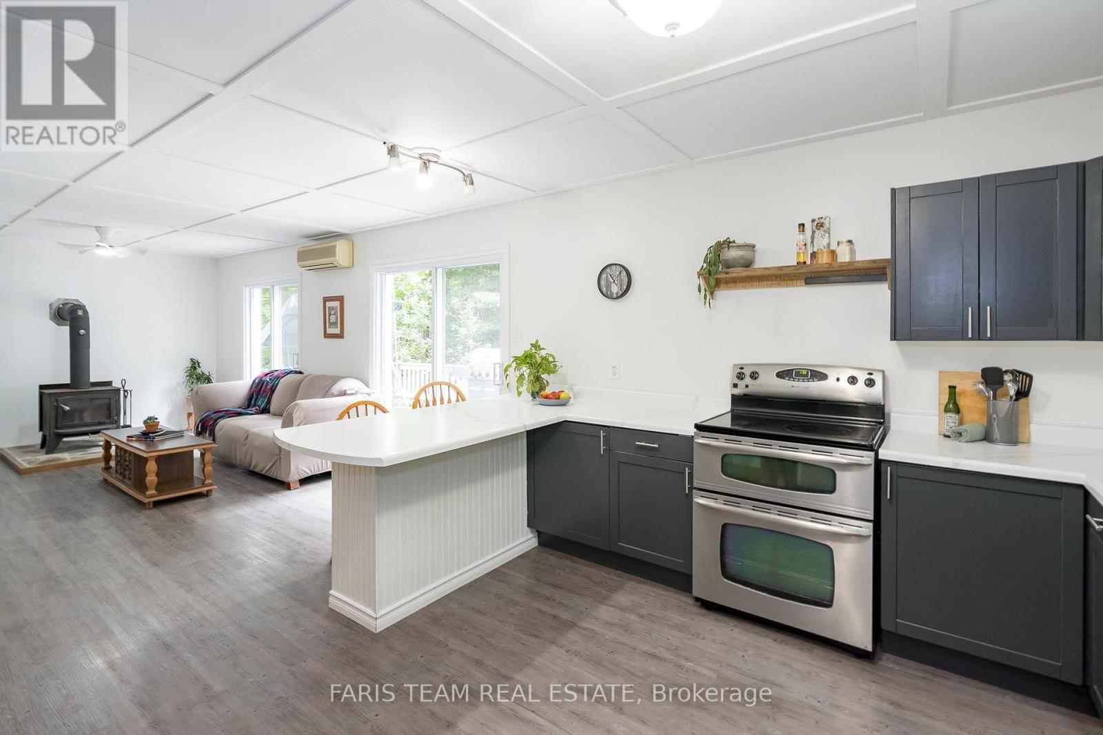 2420 Champlain Road, Tiny, Ontario  L9M 0C9 - Photo 6 - S12127569